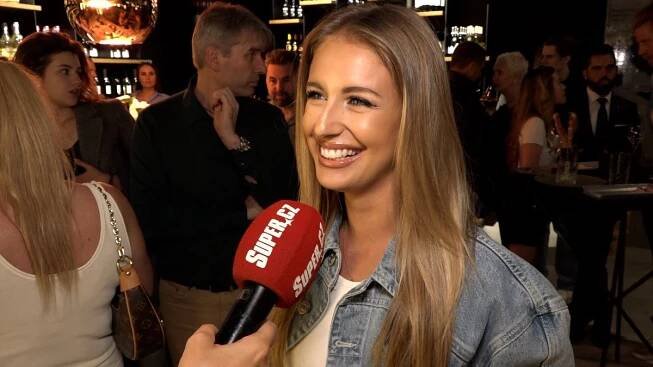 Dva měsíce po oznámení rozchodu s fotbalistou znovu září štěstím: Krásná modelka už má jiného