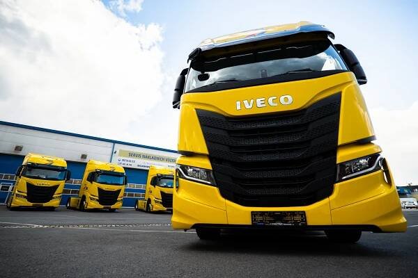 10 nových tahačů IVECO míří do TQM - holding s.r.o.