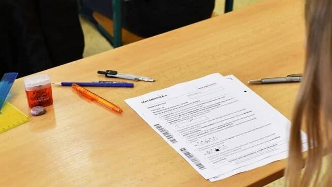 Přijímací zkoušky na střední školy se neúprosně blíží. Experti radí, jak pomoci dětem, ale i rodičům, zvládat stres.