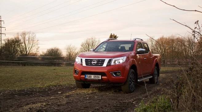Nissan Navara - komfort, bláto a vánoční stromky