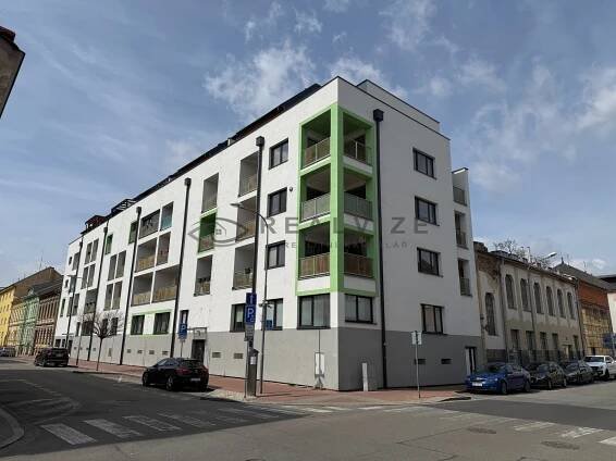 Prodej bytu 3+kk, 80,4 m2, s lodžií 7,2 m2, v širším centru - ul. Skuherského, České Budějovice 3 - Realvize