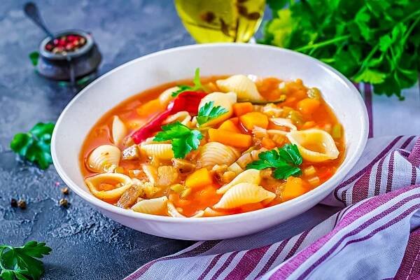 Minestrone - italská polévka - národní jídlo od Travel S Helper