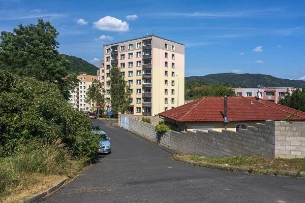 PRODALI JSME - Slunný byt 3+1 s lodžií a sklepem, 76 m2, v ulici Na Výšině, Ústí nad Labem - Roman Svoboda - realitní makléř