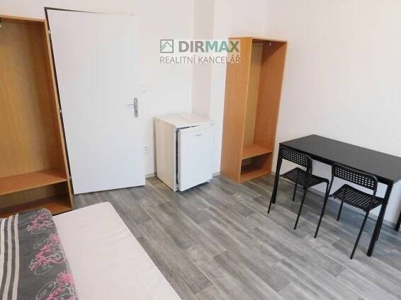 Pronájem bytu 1+1, dva pokoje, vybavený, 36m2, Zahradní ulice, Plzeň - Slovany | Reality.iDNES.cz 