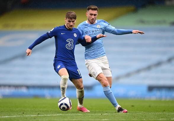 Anglické týmy zaplatí za superligu pokutu, s třemi rebely UEFA zastavila řízení