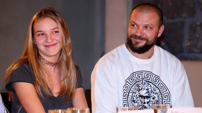 Tomáš Ujfaluši slaví 45: Pyšní se krásnou dcerou a těší se na vnouče