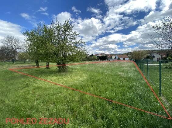Prodej stavebního pozemku 1 731 m2 - Radomír Dubec - Váš realitní makléř