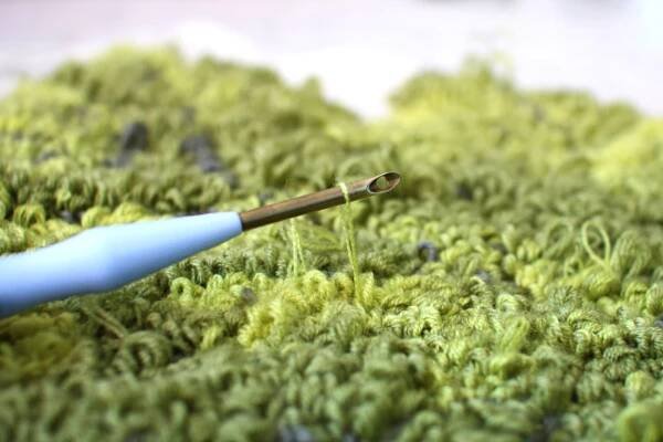 Beginner Punch Needle Tutorial: Leaf Pillow DIY