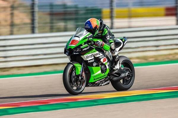König v úvodním závodu šampionátu superbiků dojel do cíle