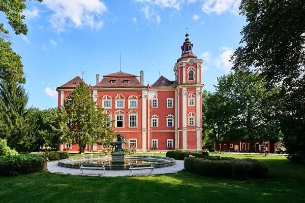 Zámek Dětenice | Hrady a zámky | Stezka hradů a zámků