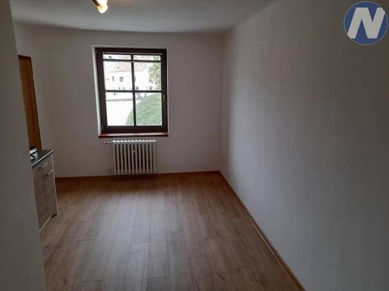 Pronájem bytu 2+kk 34 m², Komenského, Husinec