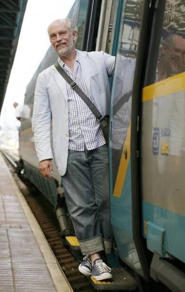 Po Bondovi vyzkoušel Pendolino i John Malkovich