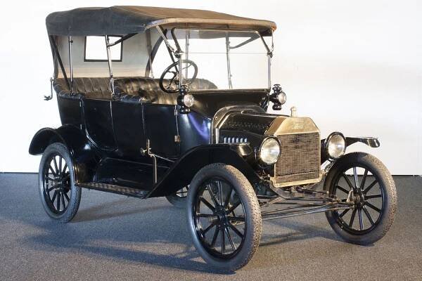 Ford AUS 1910-1919 | Dezo's Garage