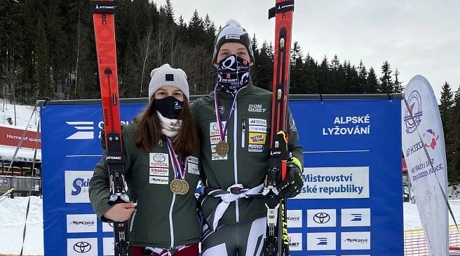 Mistry ČR v super-G 2021 jsou Barbora Nováková a Tomáš Klinský