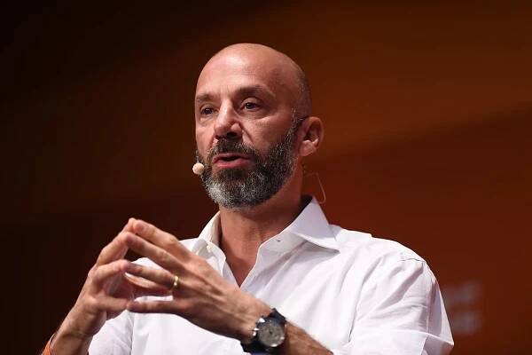 Soubor:Gianluca Vialli - RISE 2017.jpg – Wikipedie