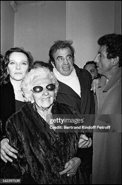 Jean-Paul Belmondo, Michel Creton, Laura Antonelli and Jean-Paul Belmondo's mother at Kean dress rehearsal, Theatre de Marigny, Paris, 1987 .