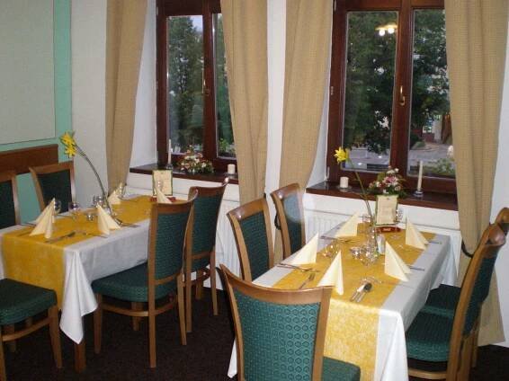 Radniční restaurace Frenštát pod Radhoštěm | Apetee