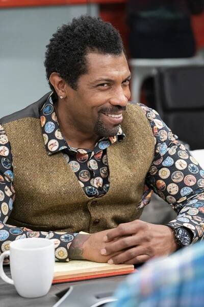 Black-ish - Each One, Teach One (S05E17) (2019)