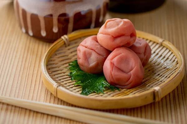 Objevte sílu umeboshi švestiček a umeoctu | Globus