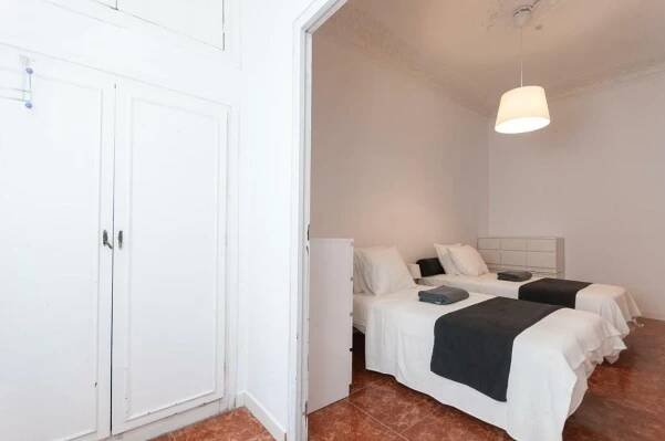 Gir80 Eixample Casanova 72 Barcelona