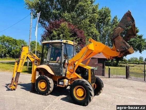 Rýpadlo-nakladač JCB 2CX 