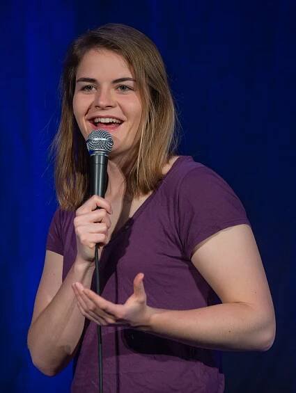Hazel Brugger – Wikipedia