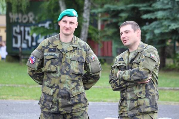 Vláda dopřála vojákům z povolání, polepší si o sedm procent