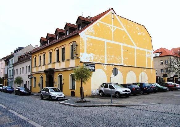 Booking.com: Chomutov, Ústecký kraj: Hotel U Dvou... - Skrz.cz
