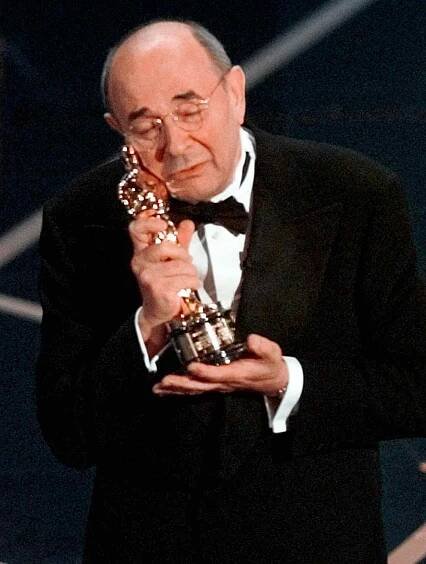 'Singin' in the Rain' Director Stanley Donen Dies at 94: See His Iconic Oscars Moment