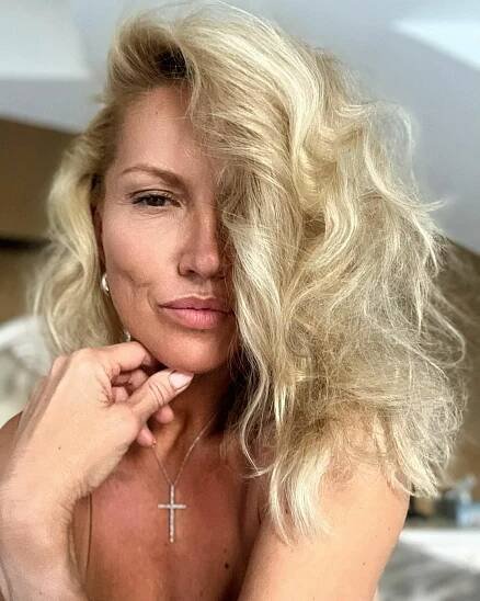 Sexy sestra Krainové slaví 55! Vypadáš na 35, tvrdí Simona