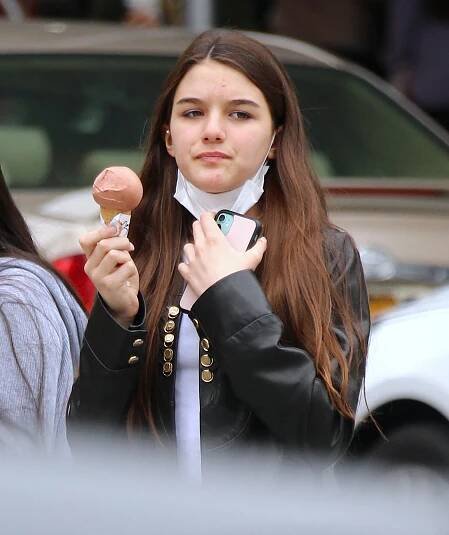 Suri Cruise (15)