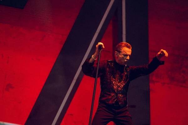 Poprvé v Praze bez Andrew Fletchera. Depeche Mode přivezli do Česka svou největší show
