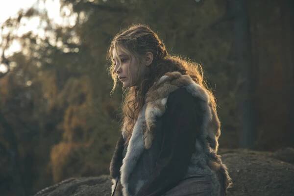 Britannia - Epizoda 9 - Z filmu - Eleanor Worthington-Cox