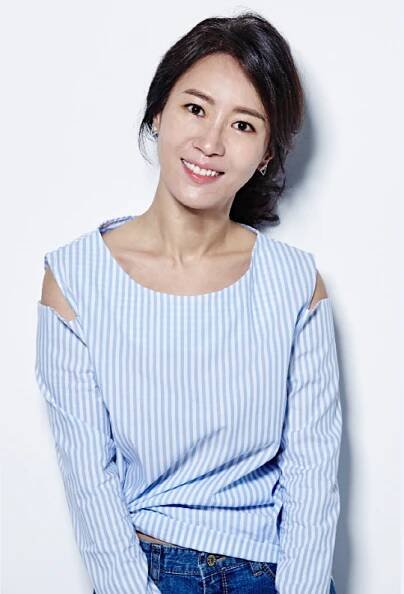 Kim Hee-Jung (1970)-p2.jpg