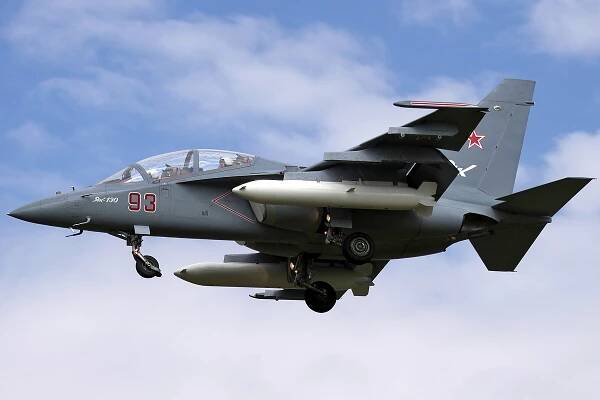 Soubor:Yakovlev Yak-130 in 2010 (2).jpg