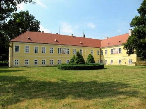 Fotogalerie • Zámek Kladruby nad Labem (Zámek) • Mapy.com