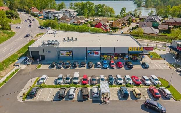 Retail park Hluboká je součástí portfolia fondu Public | ZDR Investments