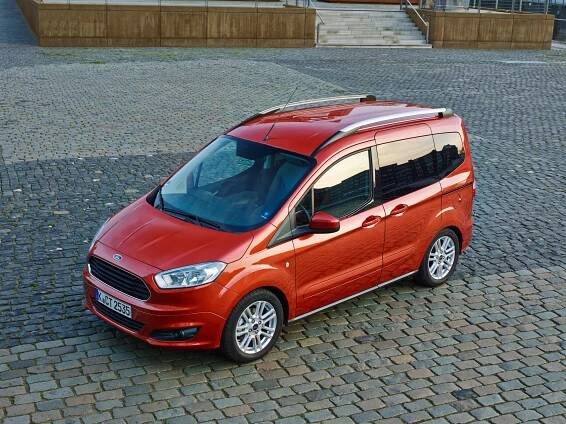 Ford Tourneo Courier: Podrobné specifikace vozidel & Interaktivní nástroj pro srovnání