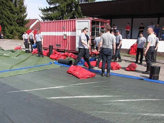 Hasiči z Jihočeského kraje nacvičovali dekontaminaci techniky v Prachaticích | POŽÁRY.cz - ohnisko žhavých zpráv | hasiči