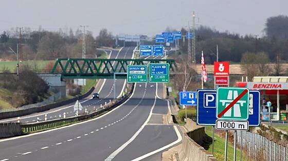 Fotogalerie: Dálnice D6 končí několik kilometrů před hranicí s Německem.