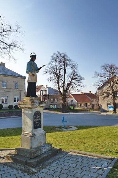 Soubor:Socha Jana Nepomuckého na náměstí, Protivanov, okres Prostějov.jpg – Wikipedie