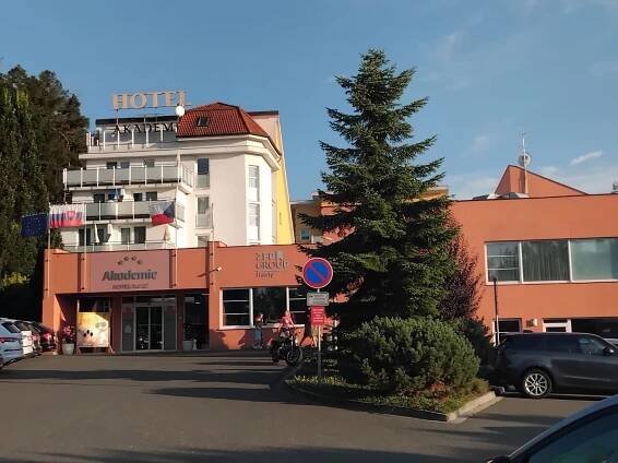 Hotel Akademie Naháč, Chocerady - recenze, hodnocení zákazníky, strana 2 | Hotel.cz