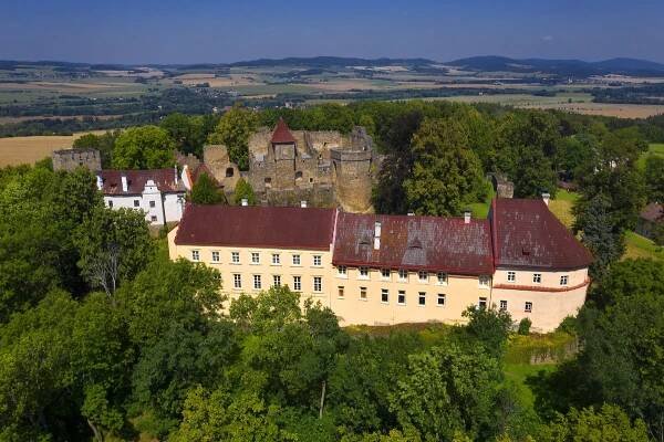 Hrad a zámek Klenová