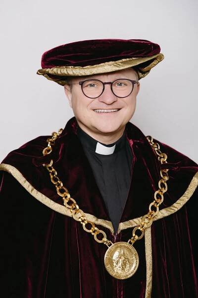 rektor prof. Miloš Lichner, SJ (zdroj: Archív univerzity)