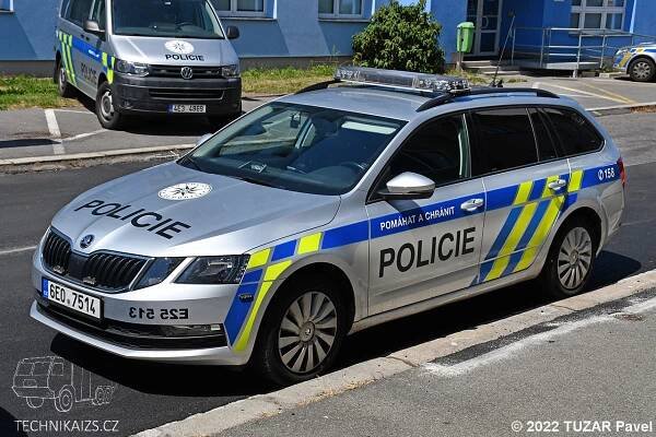 PČR - OOP Pardubice - Škoda Octavia III Combi - TECHNIKAIZS.cz