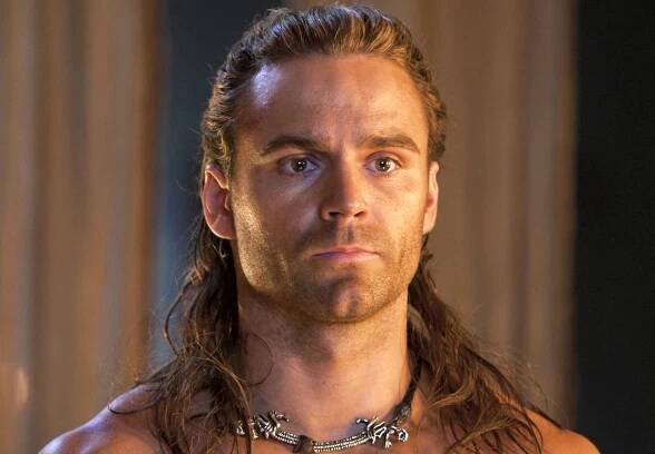 Dustin Clare SPARTACUS: VENGEANCE Interview