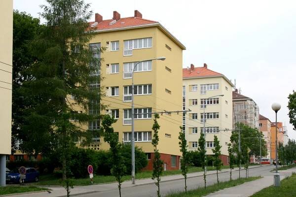 Soubor:Nájemní domy Tábor-Kounicova 2.jpg