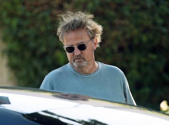 Všechno bylo jinak. Matthew Perry se jen tak neutopil, tvrdí jeho expřítelkyně