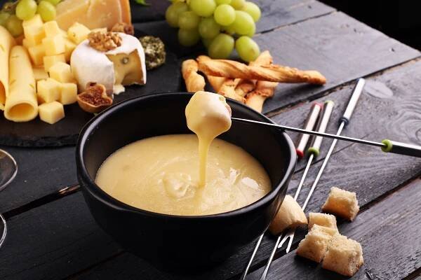 Kdy a jak podávat fondue? Jako dezert, předkrm i bohaté jídlo.