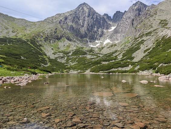 Skalnaté pleso – jezero obklopené úchvatnými štíty hor | PrimaVylety.cz